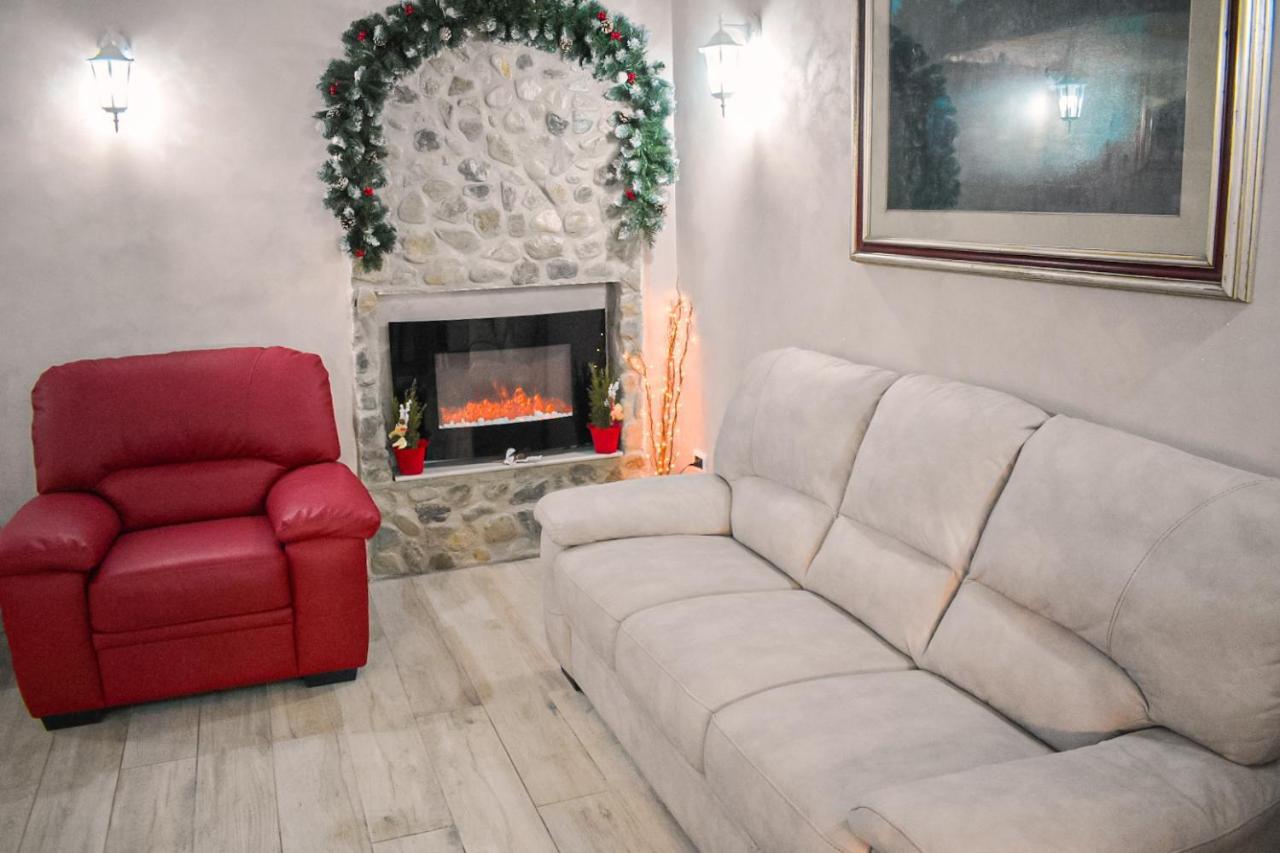 Lo Sciatore Hotel & Restaurant Камилятело Силано Екстериор снимка
