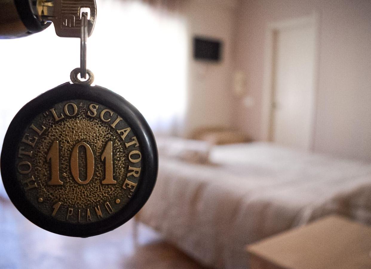 Lo Sciatore Hotel & Restaurant Камилятело Силано Екстериор снимка