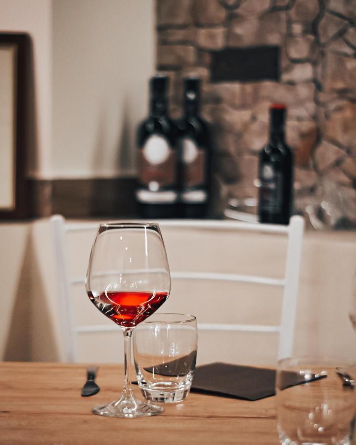 Lo Sciatore Hotel & Restaurant Камилятело Силано Екстериор снимка