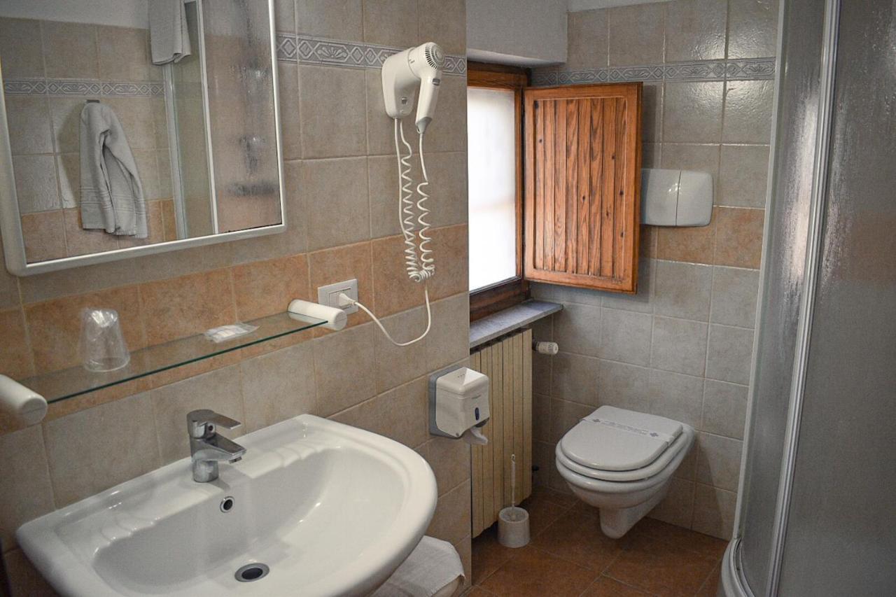 Lo Sciatore Hotel & Restaurant Камилятело Силано Екстериор снимка